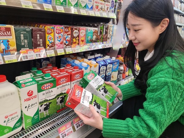 CU가 해외 직소싱을 통해 NB 우유의 반값 수준으로 가격을 낮춘 멸균 우유 2종을 출시한다. 사진=CU<br>