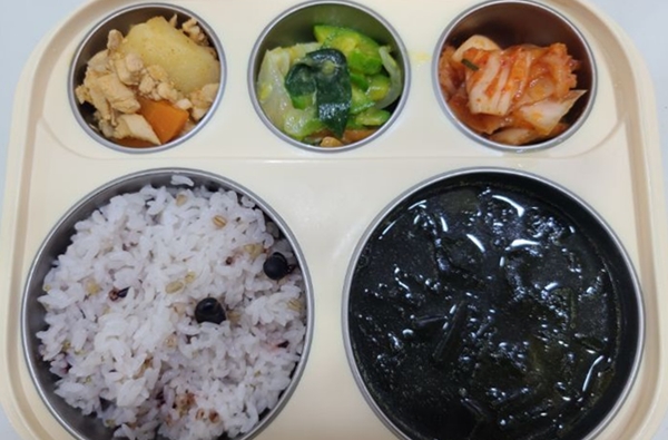 앞으로 일정 규모 이하 집단급식소에 대해서만 조리사와 영양사의 겸직이 허용된다. 사진=식품저널DB