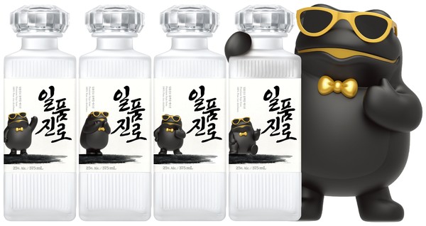 일품진로 블랙껍 에디션 4종. 사진=하이트진로<br>