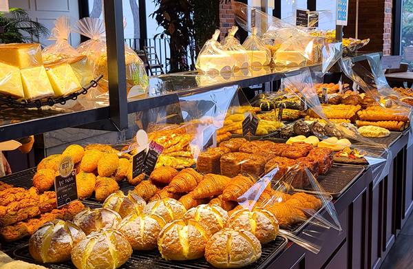 국세청은 최근 개업이 급증한 서울‧경기도권 소재 베이커리카페 중 자산 규모, 부동산 비중, 매출액 등을 감안해 선정한 일부 대형 베이커리카페에 대해 운영실태와 신고내용 전반을 살펴볼 계획이다. 사진=식품저널DB<br>