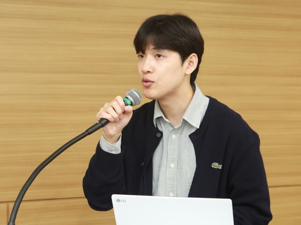 한국농수산식품유통공사 김경식 과장이&nbsp;‘온라인 플랫폼 지원사업에 대해 설명하고 있다.&nbsp;사진=강건우 기자