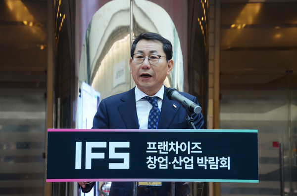 개회사를 하고 있는&nbsp;나명석 프랜차이즈산업협회장. 사진=프랜차이즈산업협회